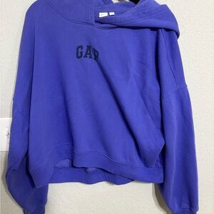 GAP Women's Vibrant Purple sweatshirt